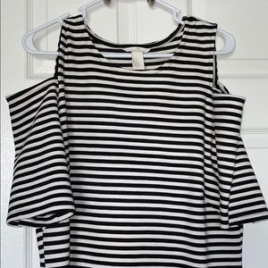 Shoulder cut out Black and white striped dress